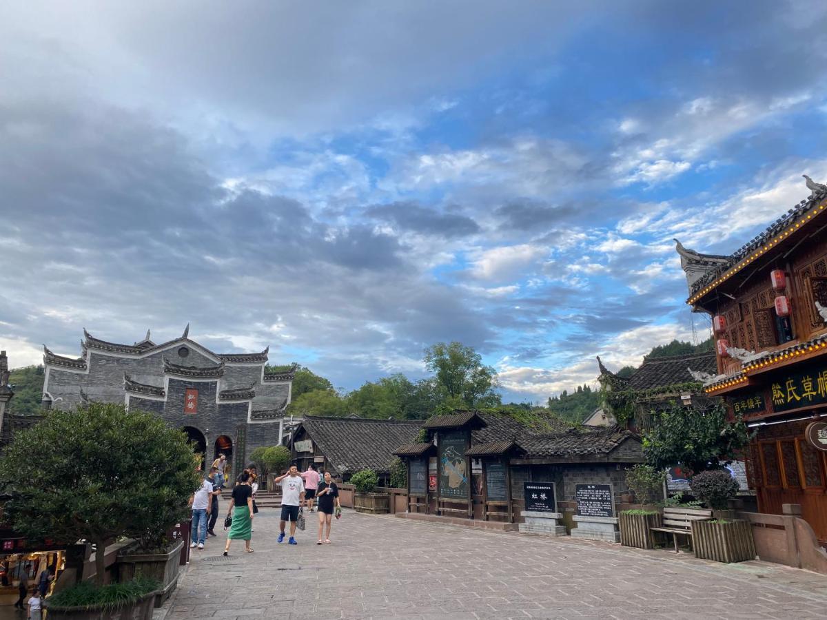 Hemu House Hotel Fenghuang Buitenkant foto
