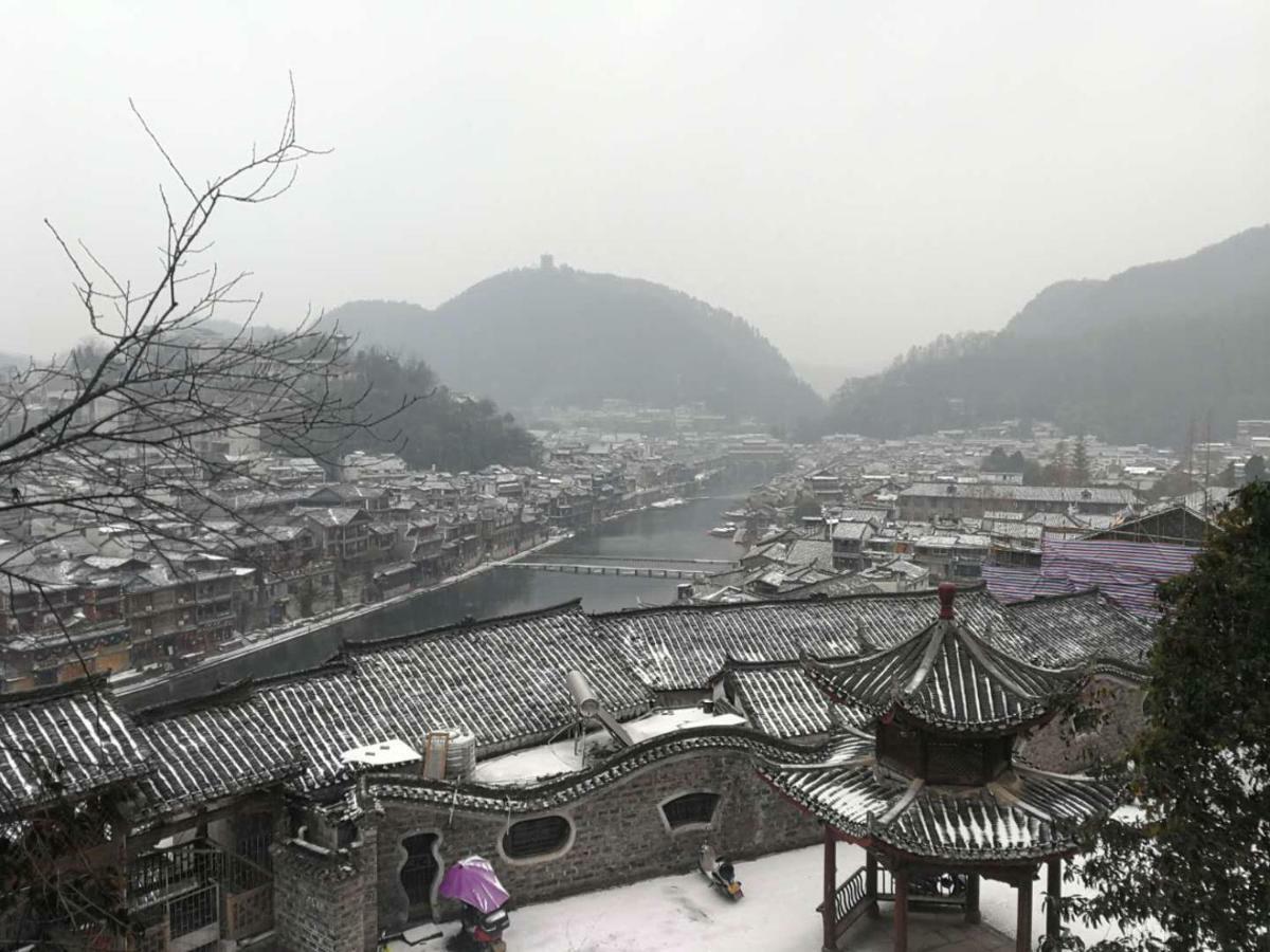 Hemu House Hotel Fenghuang Buitenkant foto